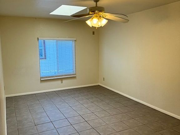 4th image of 1621 Ferry St