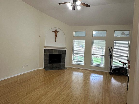 4th image of 11158 Riverbank Ridge Ln