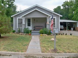 203 E 9th St, Coleman, TX 76834