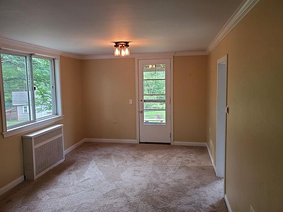 5th image of 19 Briarwood Ln