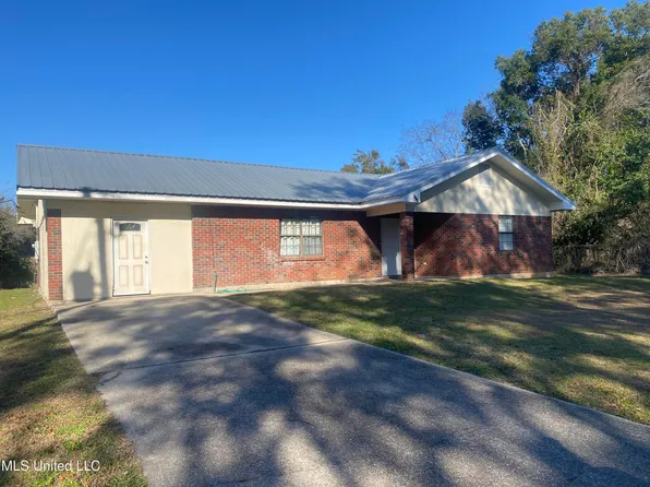 337 Saint George St, Bay Saint Louis, MS 39520