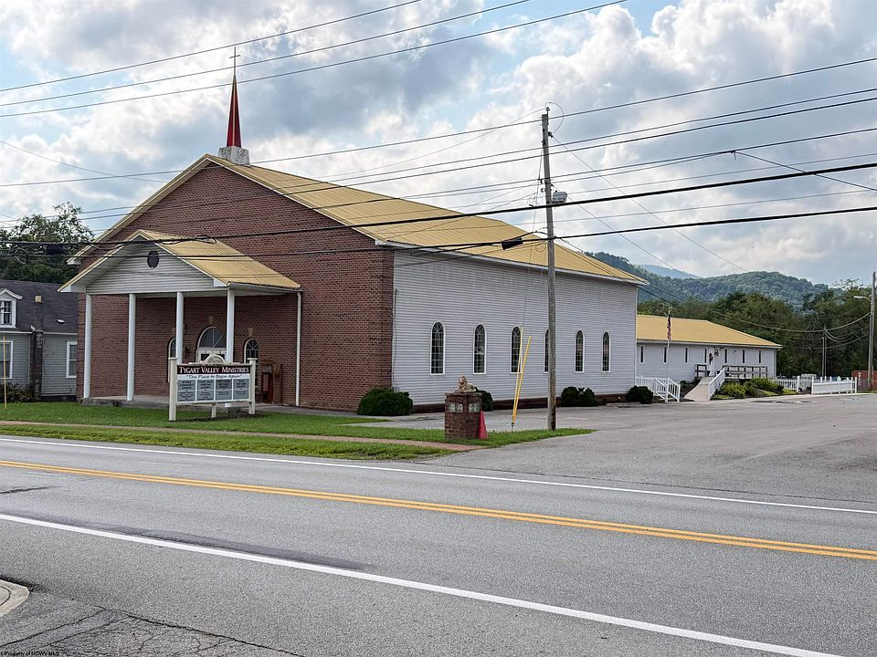 1st image of 496 Main St