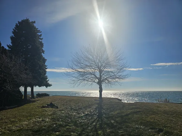 37252 Jefferson Ave APT 1, Harrison Township, MI 48045