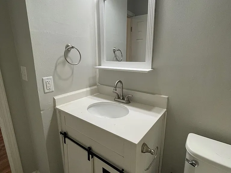 1030 N Montgomery St — Photo 12