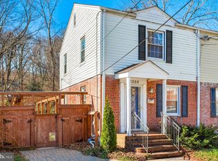 2325 Riverview Ter, Alexandria, VA 22303