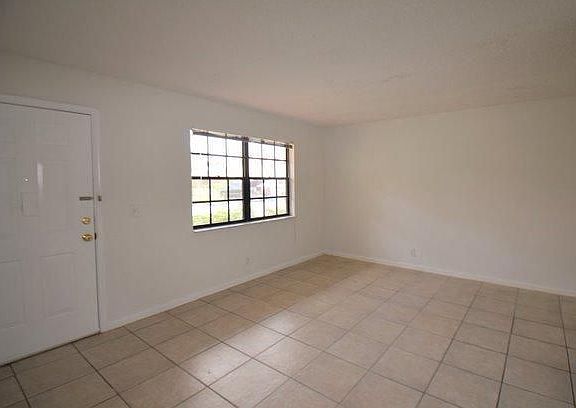 4th image of 4721 Oak Terrace Dr