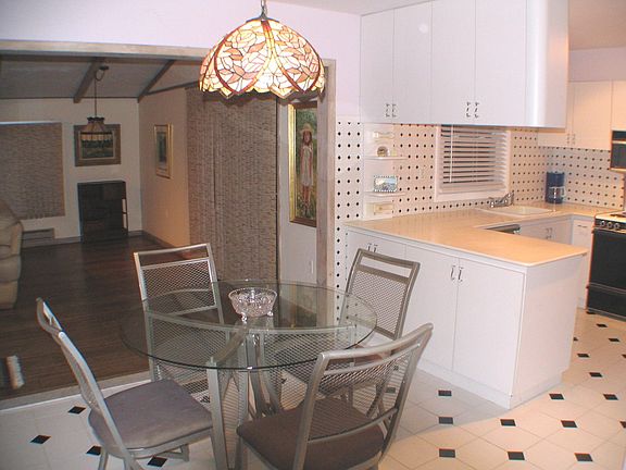  Eat in kitchen with ceramic tile