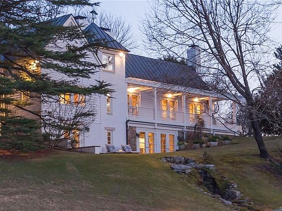 3rd image of 61 Deerfield Dr