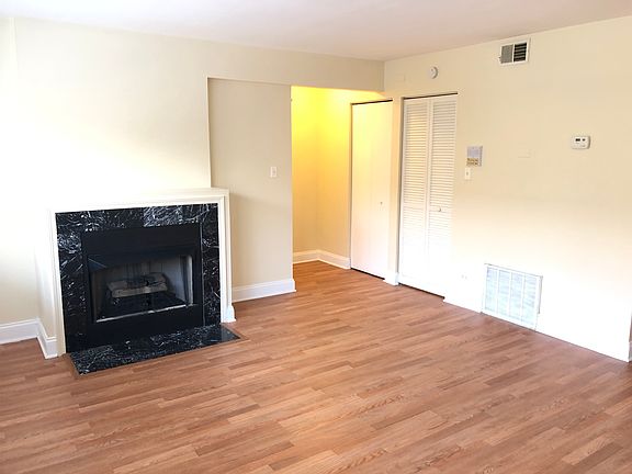 2nd image of 7511 N Damen Ave APT C2