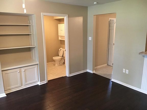 5th image of 1026 W 16th Ave #3