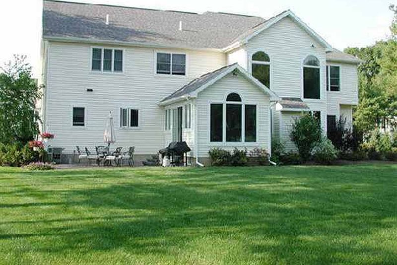 2nd image of 39 GULLANE Drive