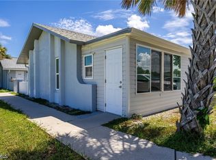16593 Davis Rd, Fort Myers, FL 33908