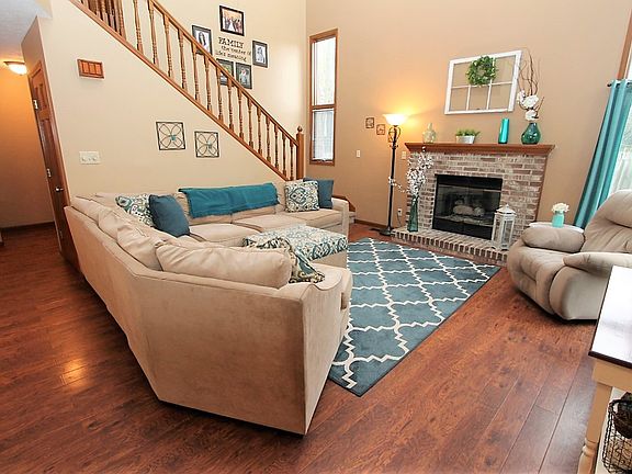 3rd image of 303 Plateau Dr