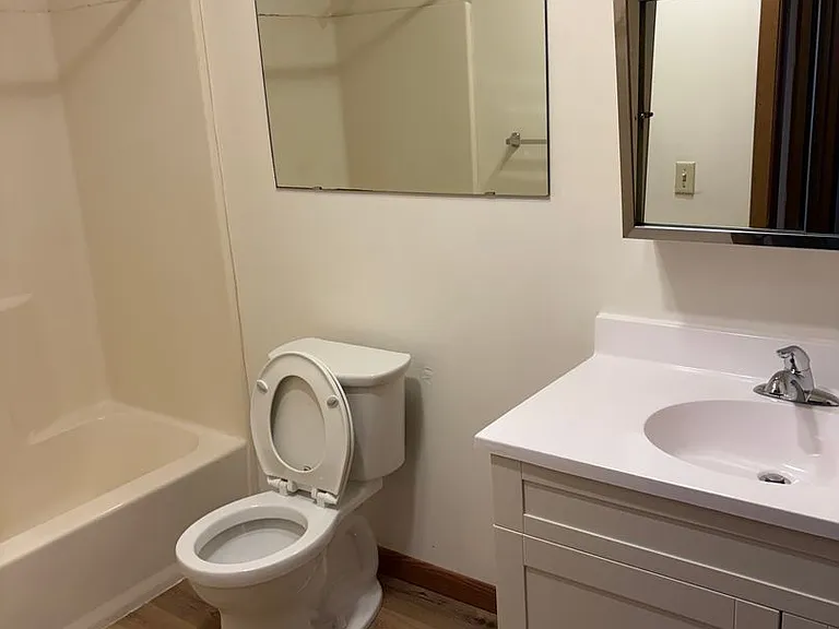 220 N Brookwood Dr — Photo 10