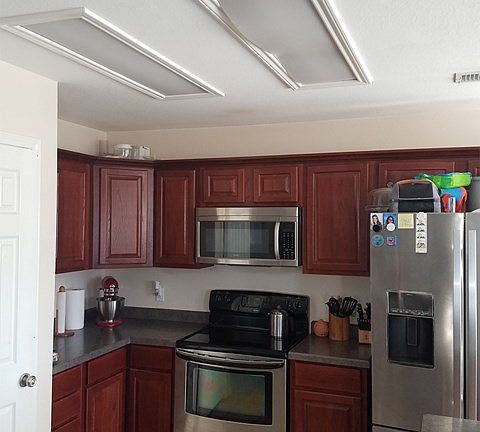 4th image of 8725 Rainbow Dr