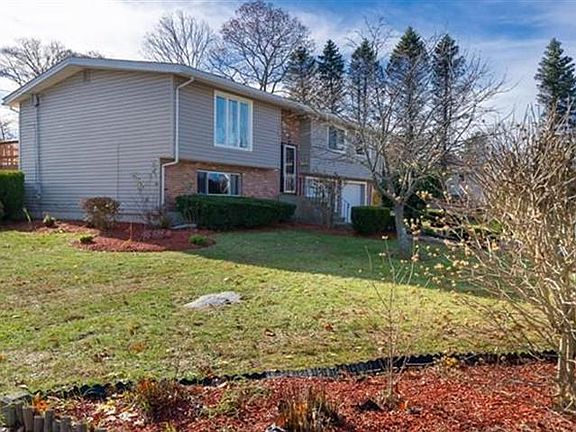 3rd image of 36 Highland Glen Dr