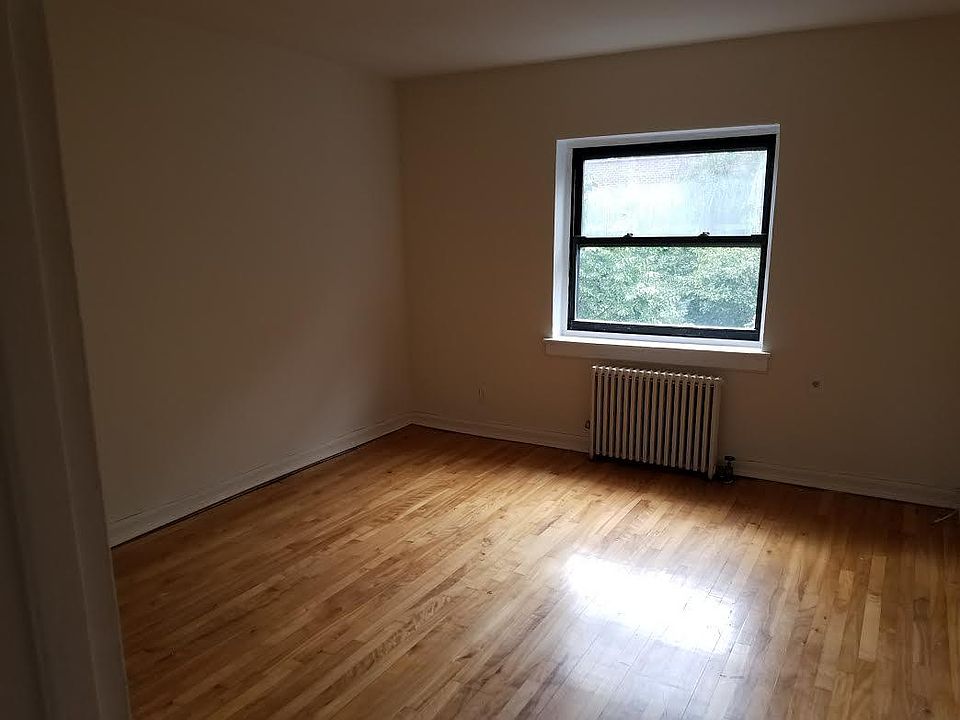 2nd image of 199 Bay 17th St APT B2