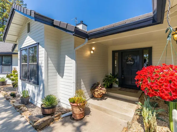 2369 Toyon Ct, Valley Springs, CA 95252
