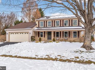 8836 Shadowlake Way, Springfield, VA 22153