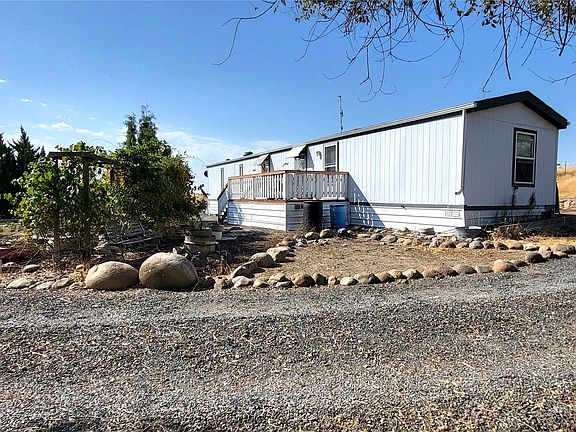 4th image of 2923 Road 11 NE