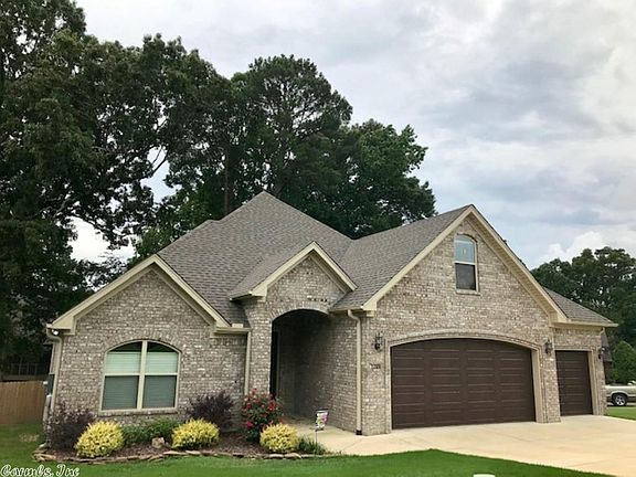 3rd image of 1220 Cambridge Cir