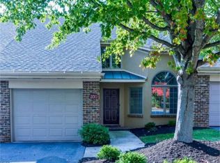 230 Willow Valley Dr, Lancaster, PA 17602