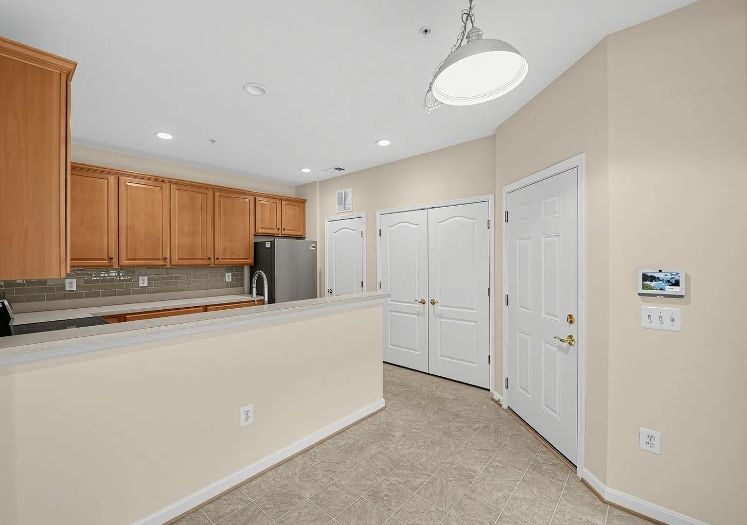 Charming 2BR Townhome with Office for 55+ community in Odenton — Photo 4