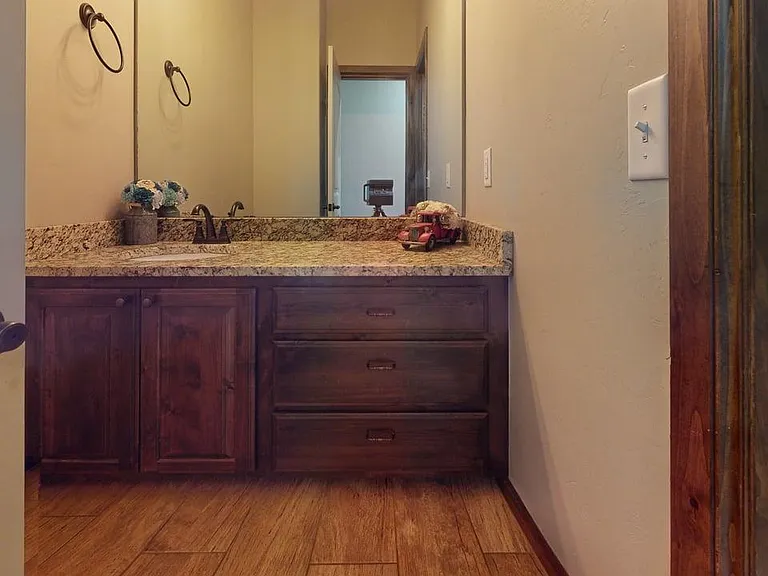373 NE Sanders Dr — Photo 9