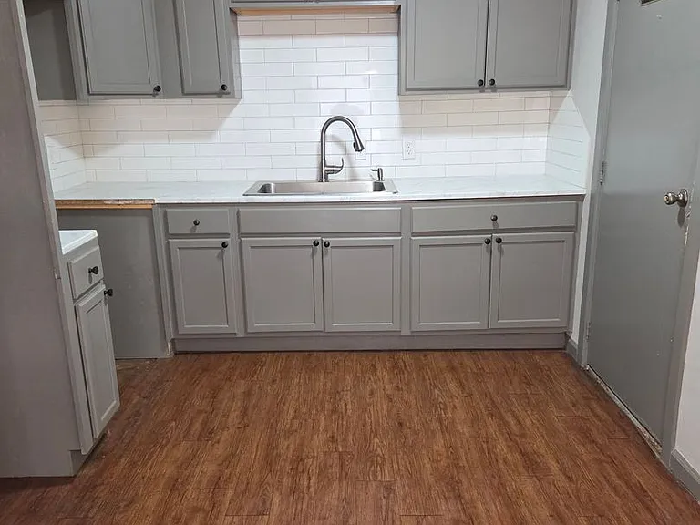 817 Hairston Graneronett Main St — Photo 1