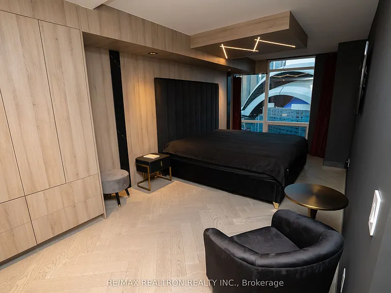 373 Front St W #2307 — Photo 41