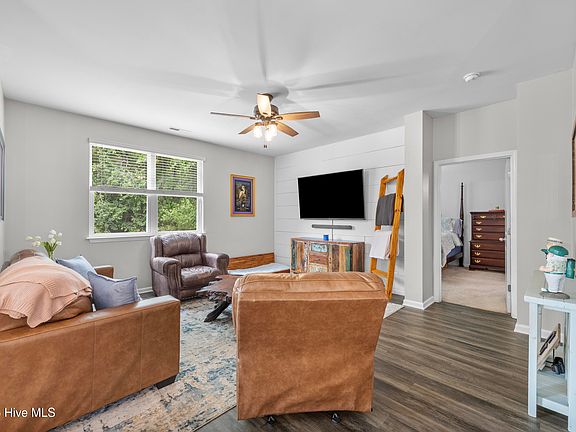 4th image of 691 Avington Lane NE