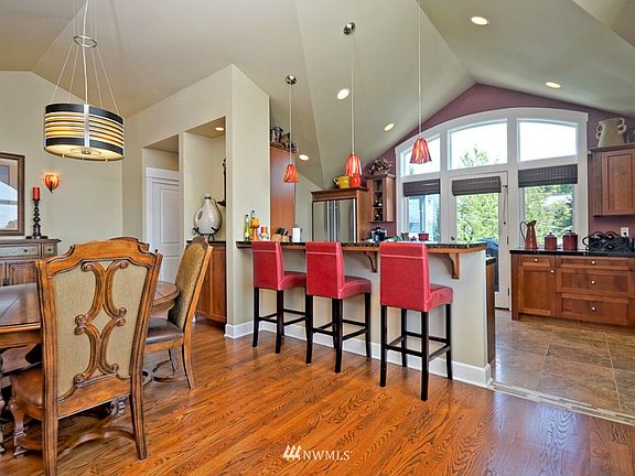 4th image of 2202 A 11th Avenue W