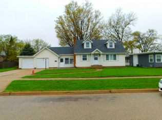 112 S Weston Ave, Elgin, IL 60123