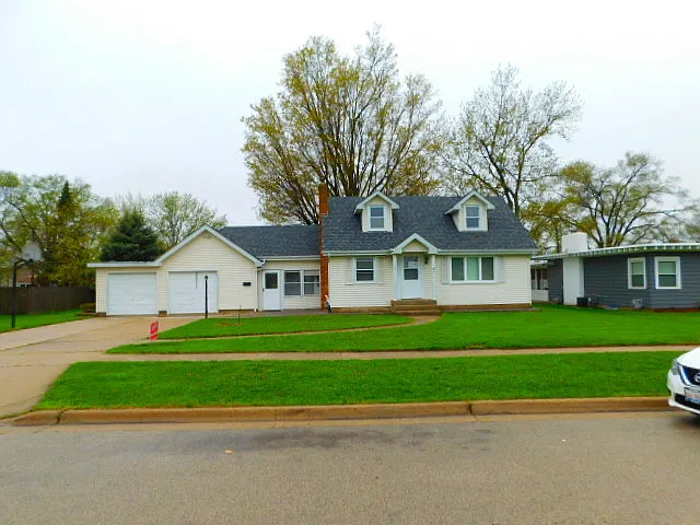 112 S Weston Ave photo 1