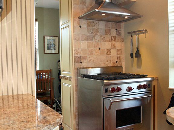 Wolf Range, Faber Hood