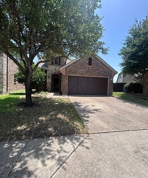 3004 Hereford Dr — Photo 1