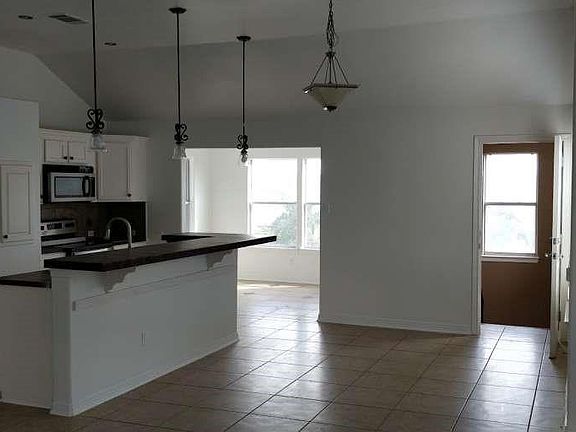 4th image of 15502 Enid Dr