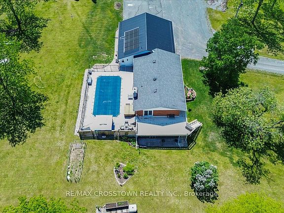 3rd image of 1074 Millhaven Rd