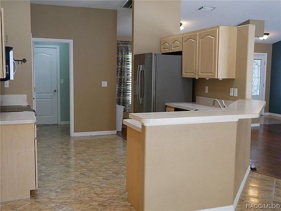 4th image of 8621 N Muller Way