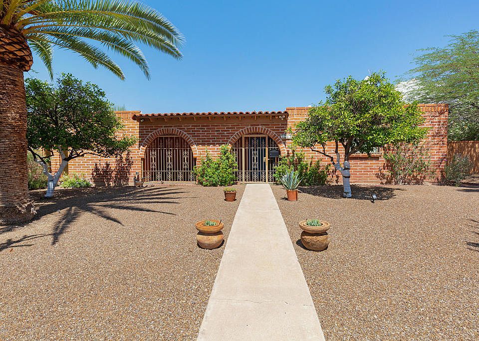 1st image of 3605 E Calle Del Prado