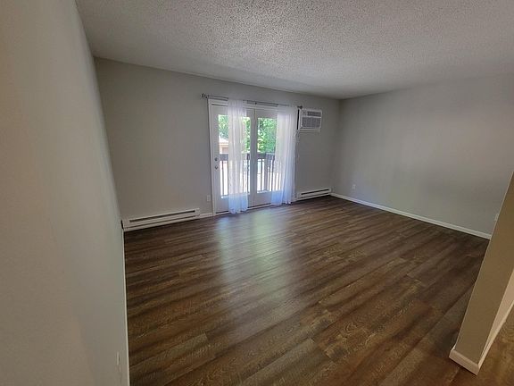 5th image of 832 Wentworth Ave APT 8