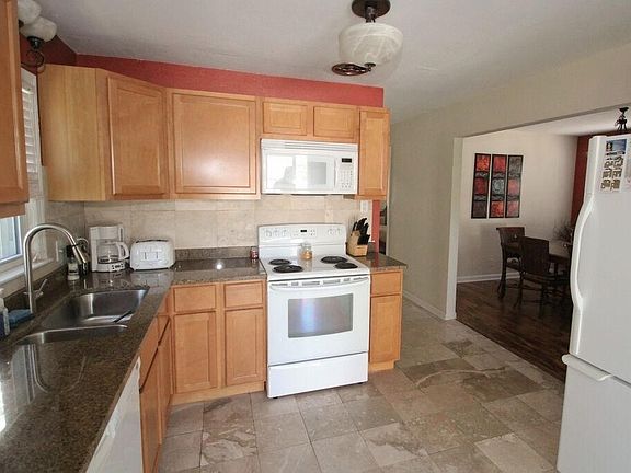 4th image of 2660 N 74th St