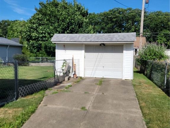 4th image of 4333 W 187th St