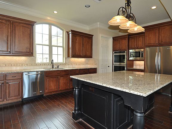 2nd image of 6114 Majestic Hill Ct
