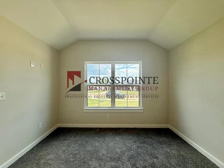 17434 Crossing Cir — Photo 12