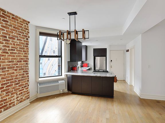 3rd image of 157 Ludlow St APT 4R