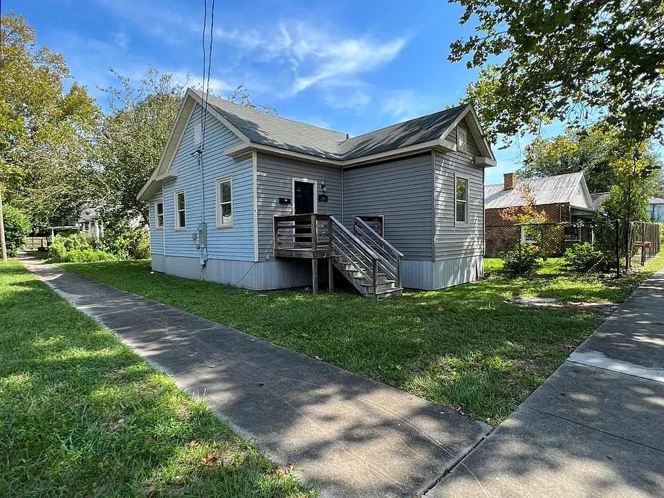 201 Meares St