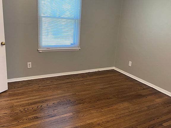 4th image of 1611 Carlisle Ct