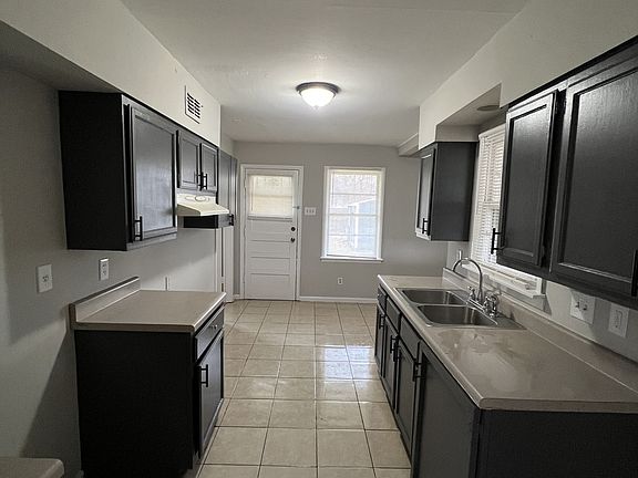 4th image of 4267 Leroy Ave