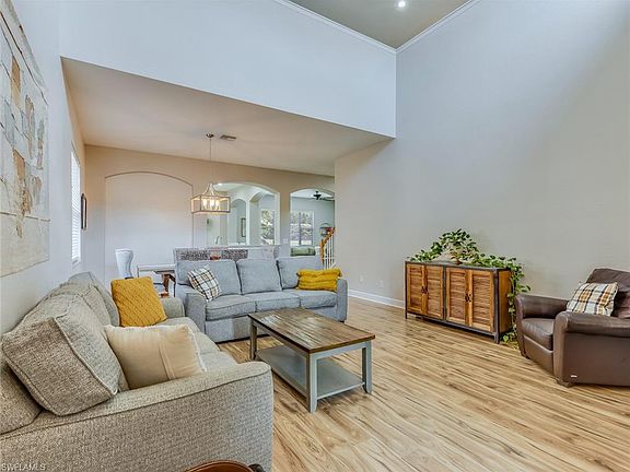 4th image of 13741 Collina CT